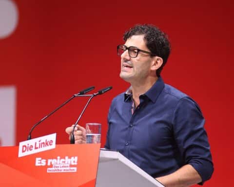 Luigi Pantisano entschuldigt sich für umstrittene Aussagen zu CDU und AfD in Berlin.