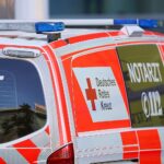 Neunjähriges Mädchen beim Radfahren verunglückt, Notarzt und Krankenhausversorgung im Fokus.