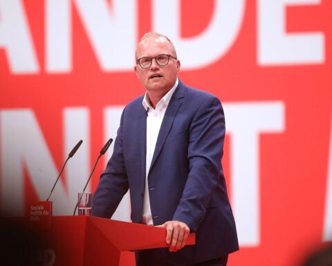 Jochen Ott als Spitzenkandidat der SPD Nordrhein-Westfalen mit zentralen Themen für die Landtagswahl.