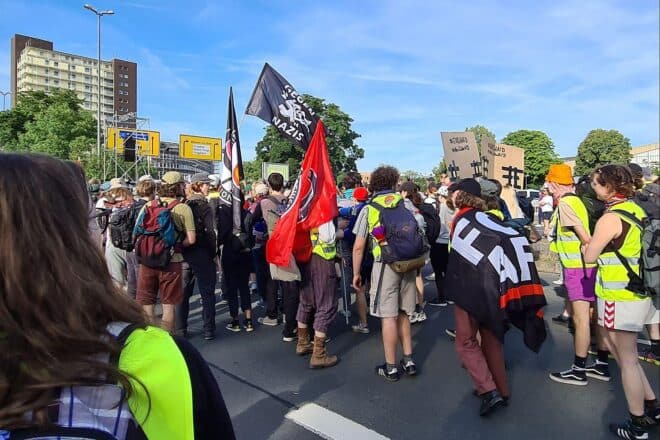 Polizei erwartet bei AfD-Parteitag gewaltbereite Linksextremisten