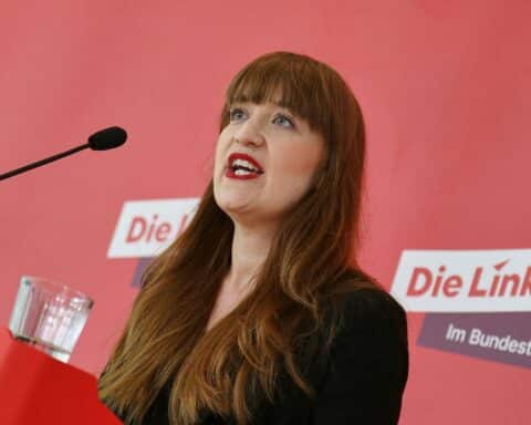 Heidi Reichinnek warnt vor Konsequenzen für Jugendverband nach Äußerungen zu Stalin und Antisemitismus.