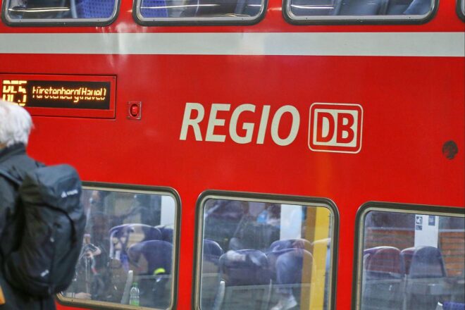 Reizgas in Regionalbahn freigesetzt – fünf Jugendliche leicht verletzt