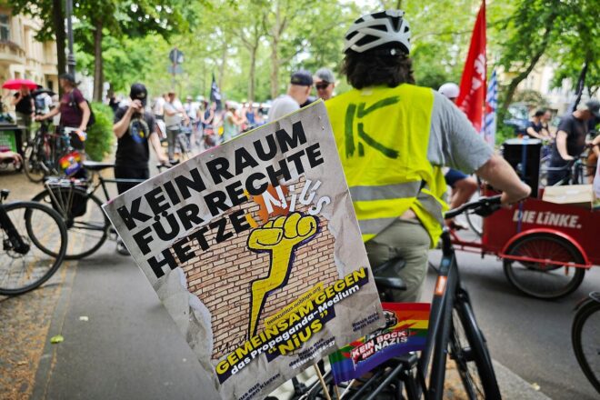 Rund 50 Teilnehmer bei Demo gegen "Nius" und "Apollo"