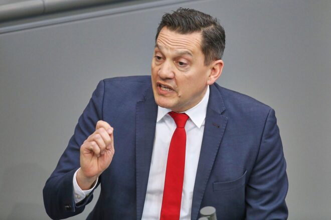 SPD reagiert zurückhaltend auf Selbstbestimmungsgesetz-Vorstoß