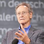 Bernhard Schlink kritisiert politische Behandlung der AfD und fordert demokratische Einbindung.