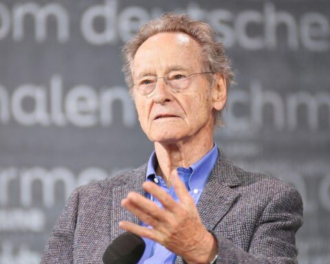Bernhard Schlink kritisiert politische Behandlung der AfD und fordert demokratische Einbindung.
