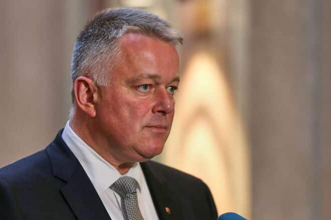 Schnieder: Kommunen werden über Gebühr belastet