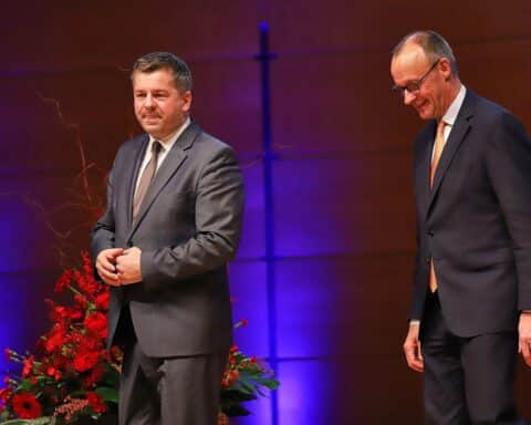 Sven Schulze und Friedrich Merz bei einem Wahlkampfauftritt in Sachsen-Anhalt.