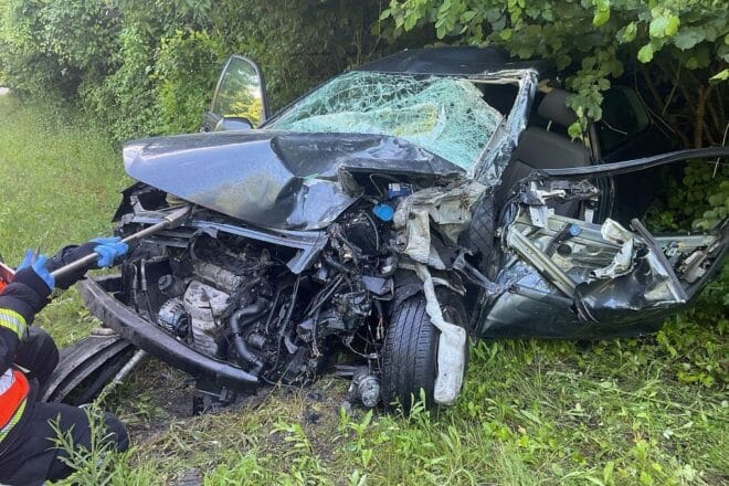 Schwerer Verkehrsunfall bei Hahnenfurth
