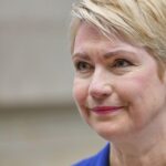 Manuela Schwesig lächelt stolz nach ihrer Wahl zur Spitzenkandidatin der SPD Mecklenburg-Vorpommern.