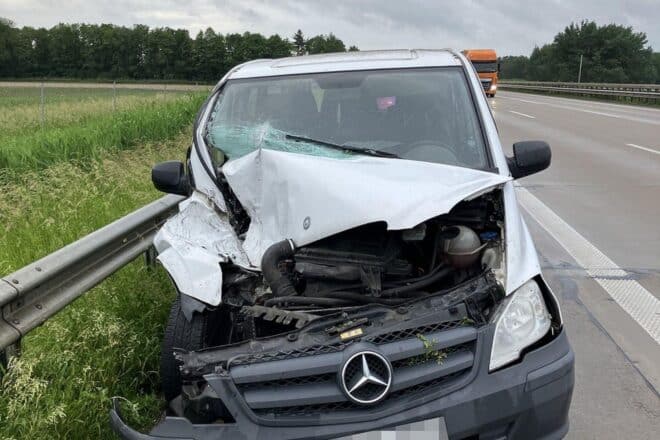 Sekundenschlaf auf der A1: Hoher Sachschaden bei Unfall in Cappeln