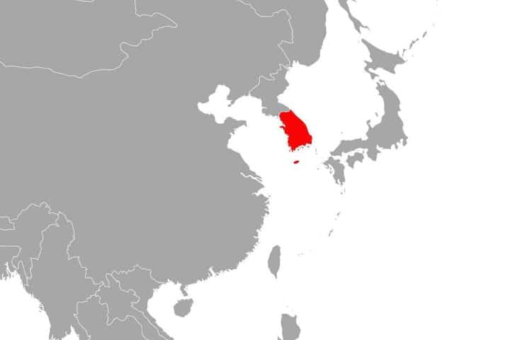 Südkoreas Minister diskutiert friedliche Gespräche mit Nordkorea, USA und China in Asien.