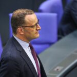 Jens Spahn, Unionsfraktionschef, bei einer Konferenz mit internationalem Austausch.