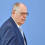Peer Steinbrück kritisiert die Blockade des Infrastrukturzukunftsgesetzes und fordert politische Effizienz.