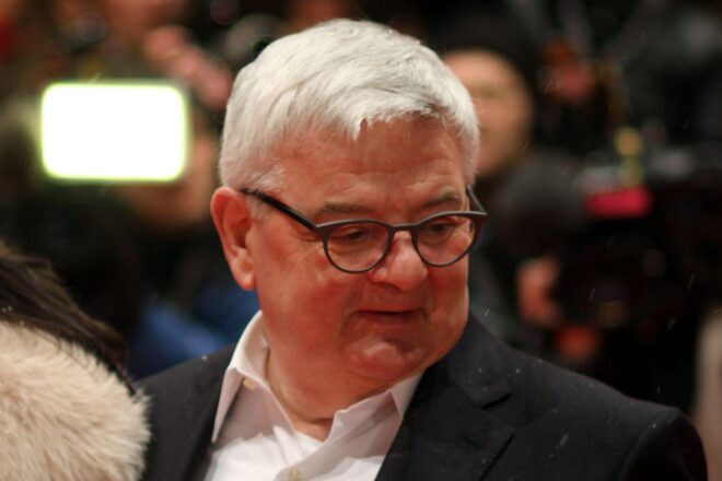 Störer leisten Widerstand bei Veranstaltung mit Joschka Fischer