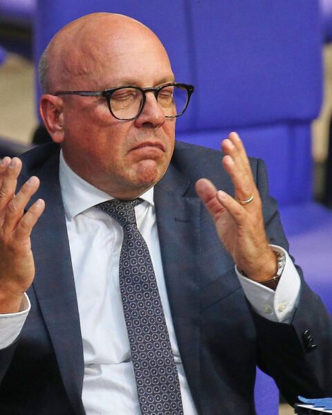 Alexander Throm diskutiert Asylreform und EU-Sanktionen in Berlin, betont Einhaltung neuer Regeln.