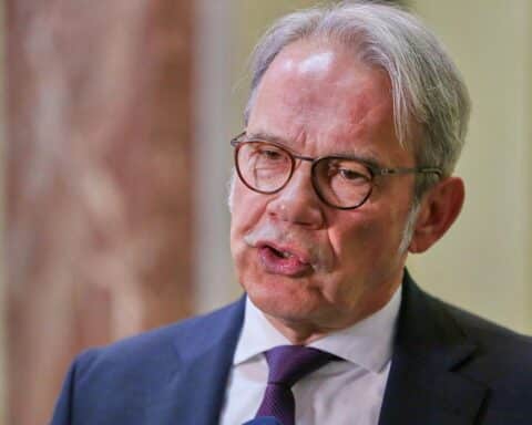 Thüringens Innenminister Georg Maier diskutiert soziale Herausforderungen und Reformen in Deutschland.