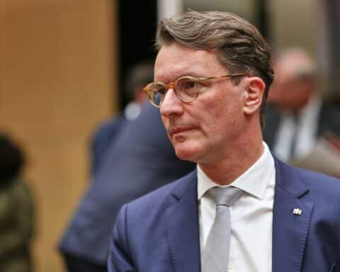 Ministerpräsident Hendrik Wüst während einer Zeugenvernehmung im Untersuchungsausschuss zum Terroranschlag.
