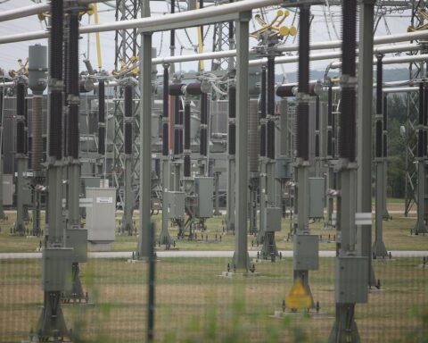 Umspannwerk in Deutschland, mögliche Flugverbotszone, Schutzmaßnahmen gegen Drohnen, europäische Netzsicherheit.