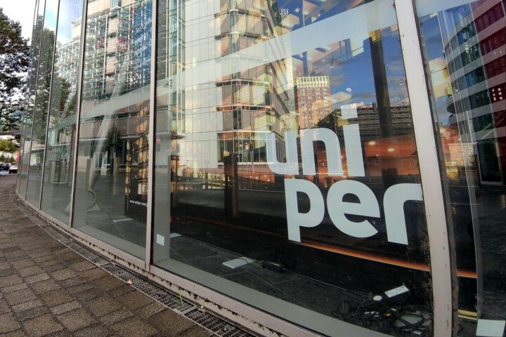 Uniper Betriebsrat warnen vor feindlichem Verkauf, betonen Wichtigkeit für Deutschland und Mitarbeiterinteressen.