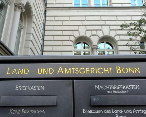 Landgericht mit Fokus auf Insolvenzen in Nordrhein-Westfalen, Statistiken, Wirtschaftstrends, Rechtsprechung.
