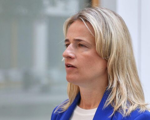 Verena Bentele kritisiert Dobrindt, Bürgergeld und steigende Lebenshaltungskosten im Fokus.