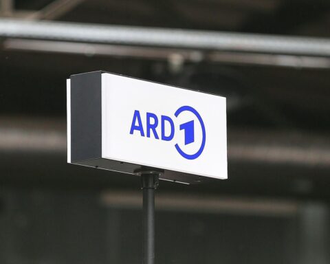 Streikversammlung beim NDR in Hannover wegen stockenden Tarifverhandlungen im öffentlich-rechtlichen Rundfunk.