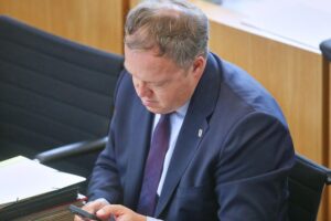 Mario Voigt spricht auf Ministerpräsidentenkonferenz, betont Wichtigkeit der Länder bei Reformen.