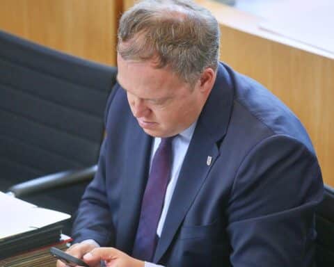 Mario Voigt spricht auf Ministerpräsidentenkonferenz, betont Wichtigkeit der Länder bei Reformen.