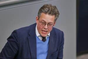 Konstantin von Notz spricht über EU-Waffenregister zur Bekämpfung des illegalen Waffenhandels.