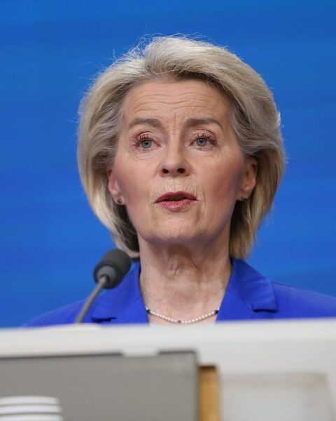 Ursula von der Leyen bei einem Gespräch über Frieden und Stabilität im Nahen Osten.