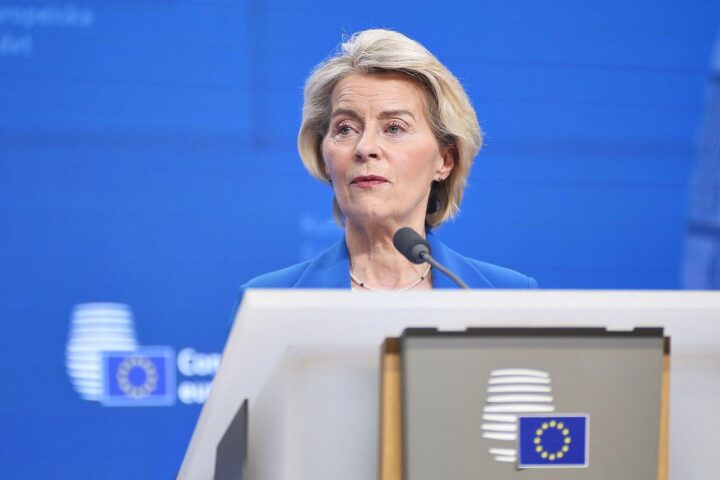 Ursula von der Leyen bei Pressekonferenz über EU-Hilfen für Armenien gegen russische Beschränkungen.