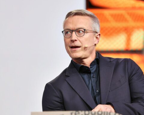 Karsten Wildberger diskutiert Sicherheit und Rechenleistung für Europa, betont strukturelle Unabhängigkeit.