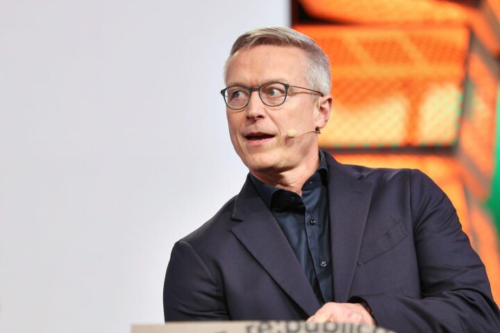 Karsten Wildberger diskutiert Sicherheit und Rechenleistung für Europa, betont strukturelle Unabhängigkeit.