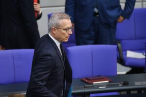 Karsten Wildberger diskutiert KI in der Politik: Modernes Werkzeug oder Herausforderung für Transparenz?