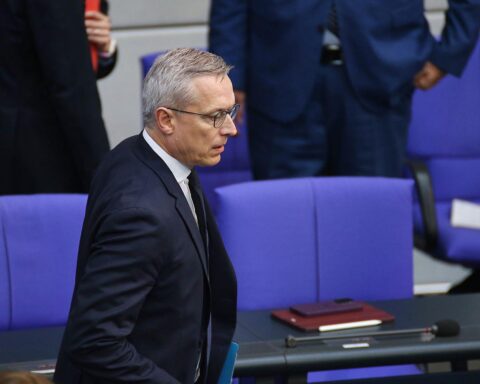 Karsten Wildberger diskutiert KI in der Politik: Modernes Werkzeug oder Herausforderung für Transparenz?
