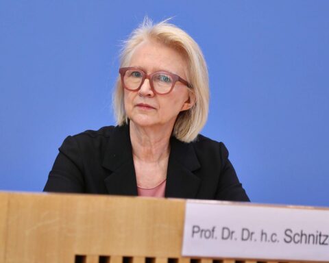 Monika Schnitzer diskutiert Minijob-Einschränkungen für Schüler, Studenten und Rentner in Berlin.