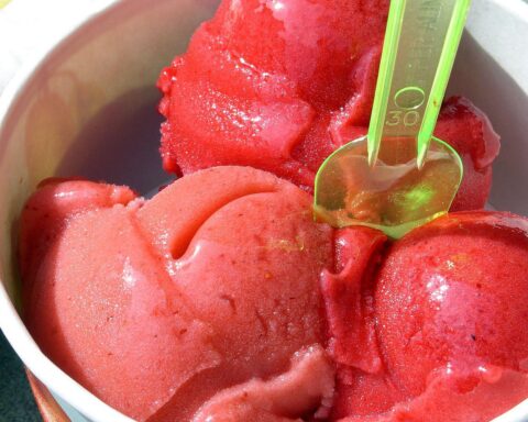 Eiscreme von handwerklichen Herstellern in Sachsen-Anhalt an einem heißen Sommertag.