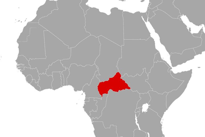Bild: Gerichtssaal in Bangui, Richter, Anwälte, Vorwürfe gegen Francois Bozizé wegen Verbrechen.