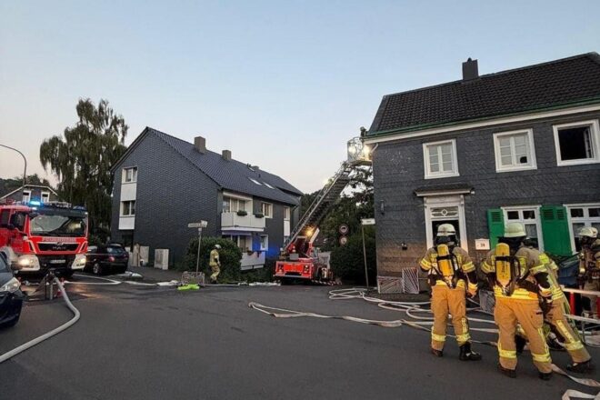 Zimmerbrand in Remscheid-Hasten unter Kontrolle gebracht