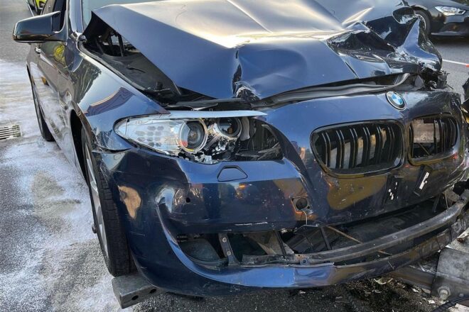 Zusammenstoß zweier BMW in Hagen fordert vier Verletzte