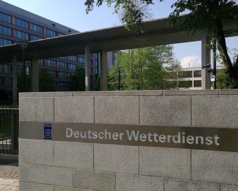 Deutscher Wetterdienst: Messstationen zeigen neue Juli-Höchstwerte, bis zu 40,5°C in Bernburg (Saale).