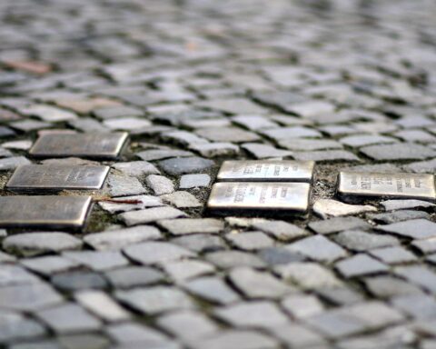 Stolpersteine von Gunter Demnig in Potsdam, Symbol gegen Antisemitismus.