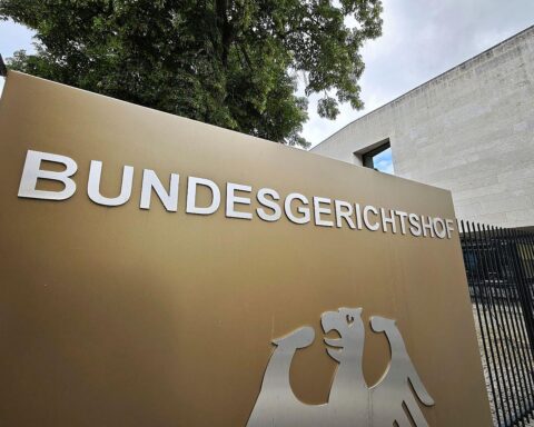 Bundesgerichtshof-Archiv: Gerichtsbeschluss zum gescheiterten Versuch, 503 Kilogramm Kokain im Bremerhavener Hafen zu bergen.