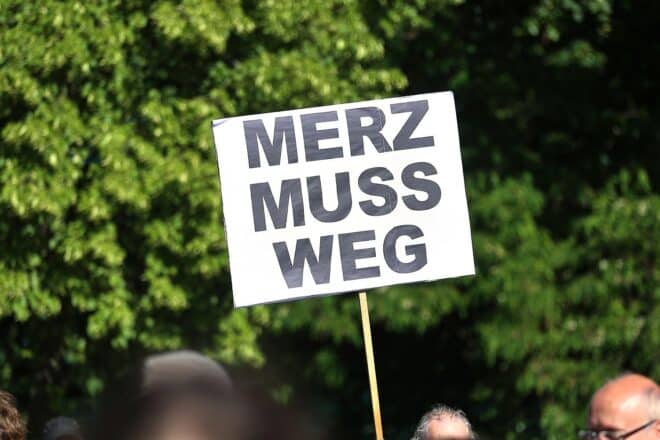 BSW ruft zu Kundgebung gegen Kanzler Merz in Dresden auf