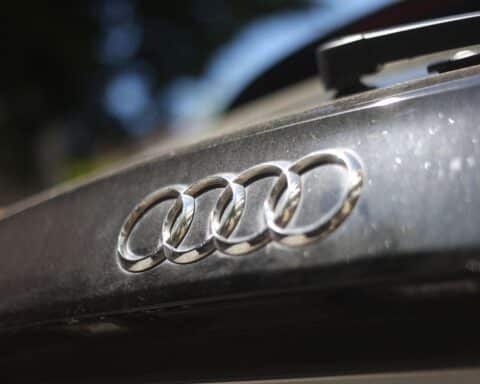 Audi-Werk Neckarsulm: Pläne zur Kapazitätssenkung, Sparmaßnahmen und mögliche Doppelstruktur-Abbau.