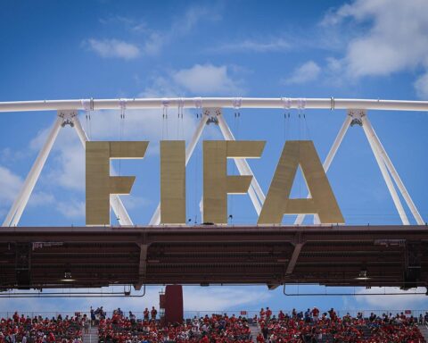 Fifa-Logo bei der Fußball-WM 2026: Weltverband bereitet Einstieg externer Investoren vor.