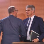 Friedrich Merz und Patrick Schnieder im Archivfoto, während ein weiterer Kabinettsumbau berichtet wird.