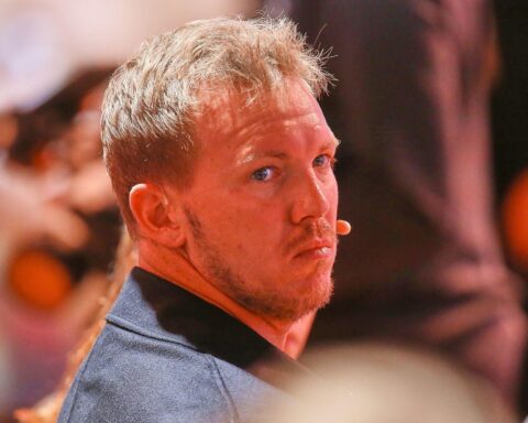 Julian Nagelsmann kündigt Rücktritt als Bundestrainer nach Krisensitzung beim DFB in Frankfurt.