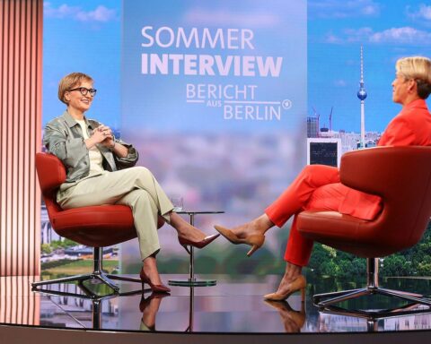 Franziska Brantner und Anna Engelke bei einem Auftritt, Foto vom 19.07.2026, dts.